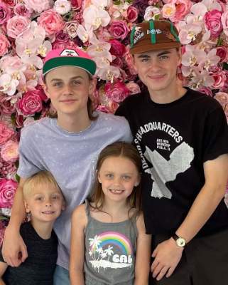 Jovi Lieberher and her siblings. 